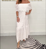 Afbeelding laden in Galerijviewer, Anglaise™ Witte geborduurde Bardot maxi-jurk